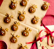 Oreo reindeers