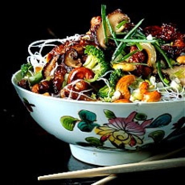 Oriental chicken stir-fry with broccoli and cashew nuts