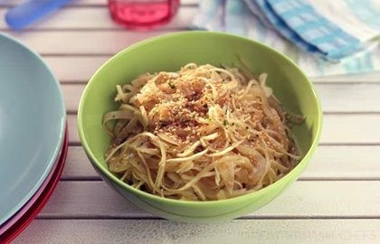 Oriental coleslaw salad