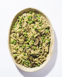 Orzo risotto with peas and mushrooms