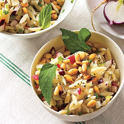 Orzo salad with radish and fennel