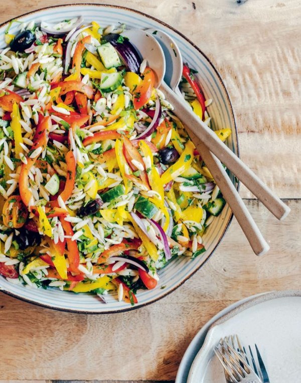 Orzo salad (Xωριάτικη σαλάτα με κριθαράκι)