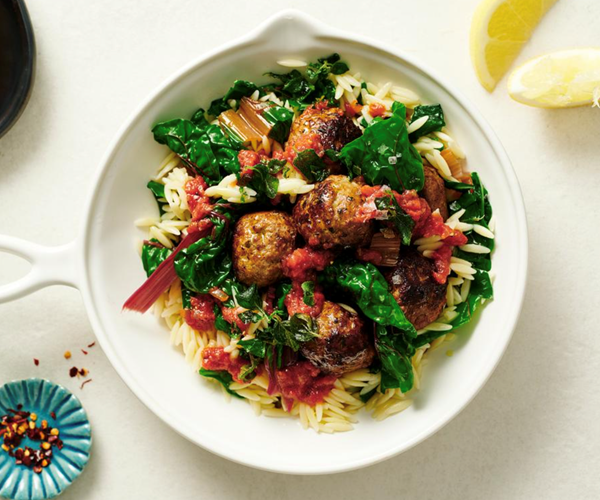 Orzo with lamb meatballs and fried oregano (Kritharaki me keftedes)