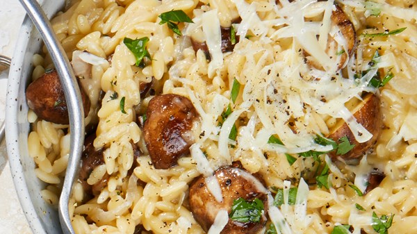 Orzo with mushrooms and caramelized onions