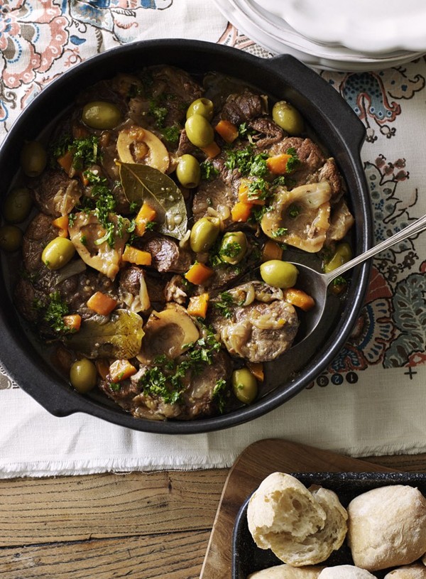 Osso bucco with white wine and olives