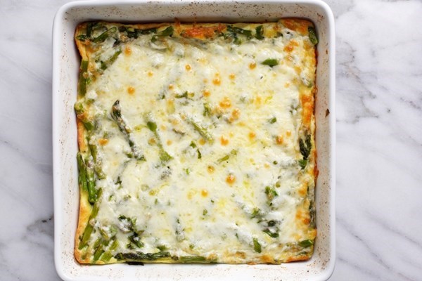 Oven asparagus puff