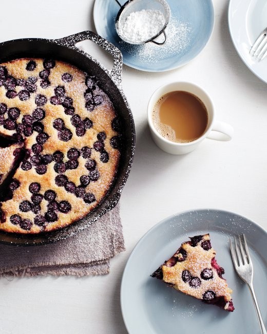 Oven-baked blueberry pancake