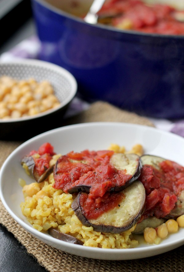 Oven-baked brown rice and eggplant casserole