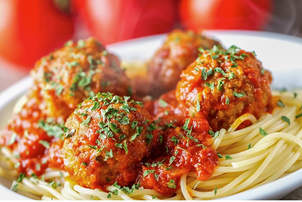 Oven-baked meatballs and tomato sauce