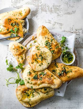 Oven-baked naan breads