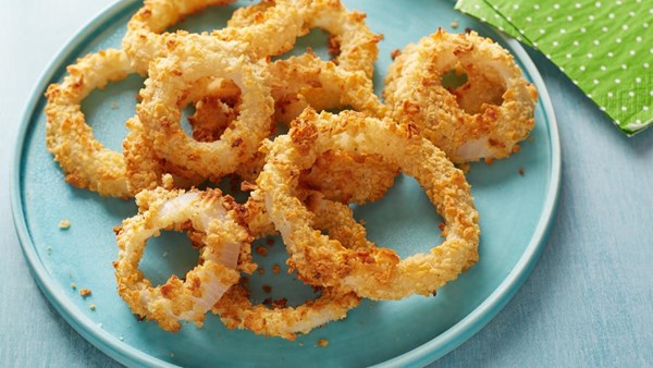 Oven-baked onion rings