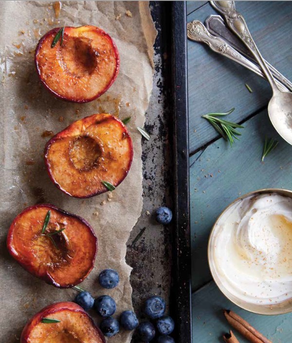 Oven-baked peaches and cream