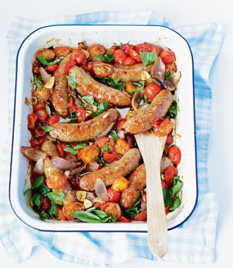 Oven-baked sausages and balsamic tomatoes