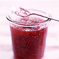 Oven-cooked raspberry jam