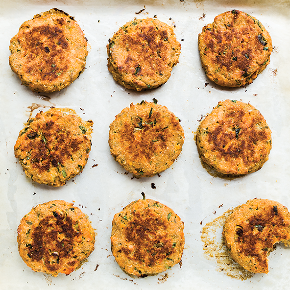 Oven-fried salmon cakes