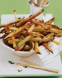 Oven fries with garlic and parsley