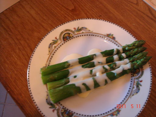 Oven roasted asparagus with mascarpone Hollandaise