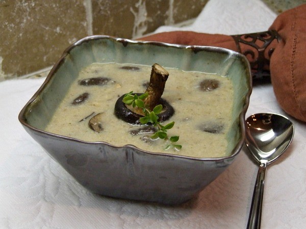 Oven-roasted mushroom soup