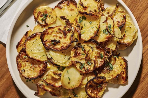 Oven-roasted Spanish potatoes (Patatas panaderas)