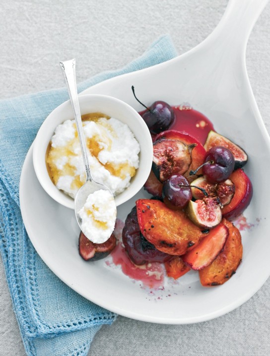 Oven-roasted summer fruits with ricotta-vanilla cream