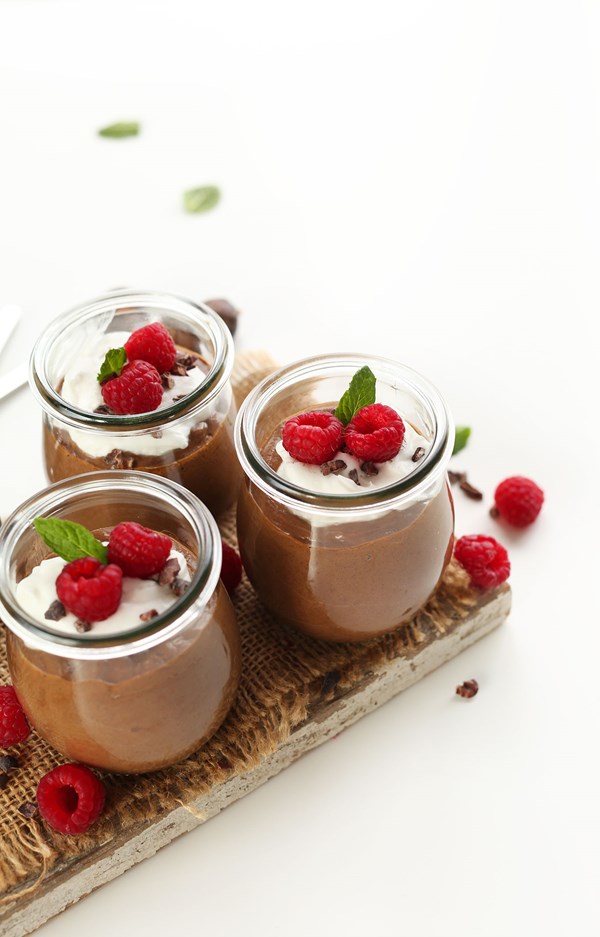 Overnight chocolate chia seed pudding