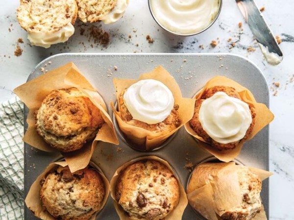 Overnight cinnamon roll muffins