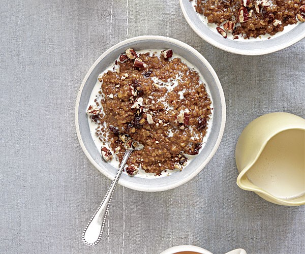Overnight gingerbread steel-cut oatmeal