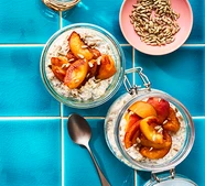 Overnight oats with apricots and yogurt
