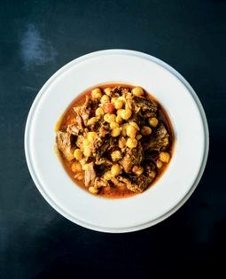 Overnight short-rib, potato, and chickpea casserole (Hamin shpondra)