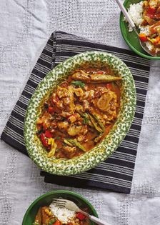 Oxtail peanut stew (Kare-kare)