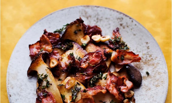 Oyster mushrooms, thyme and pancetta