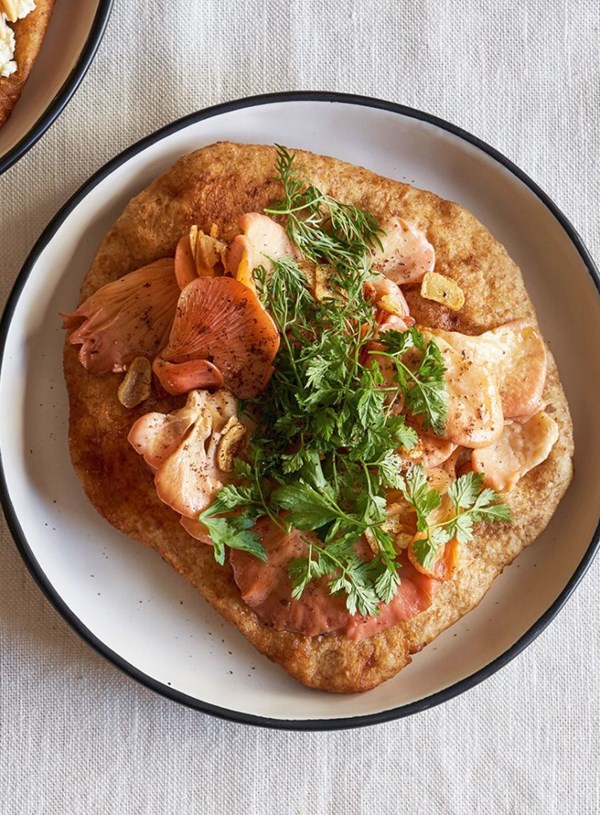 Oyster mushrooms with garlic, herbs & sumac pizza fritta