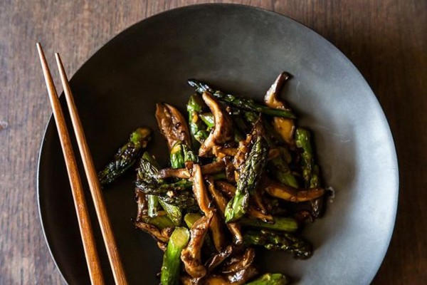 Oyster sauce glazed asparagus and mushrooms