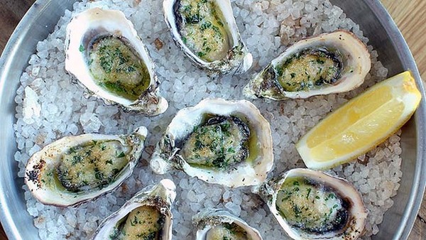 Oysters baked in their shell (Ostriche alla Tarantina)