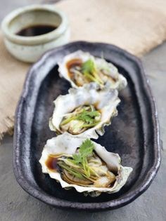 Oysters steamed in the half-shell