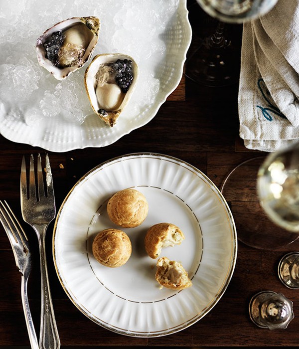 Oysters with Champagne and caviar