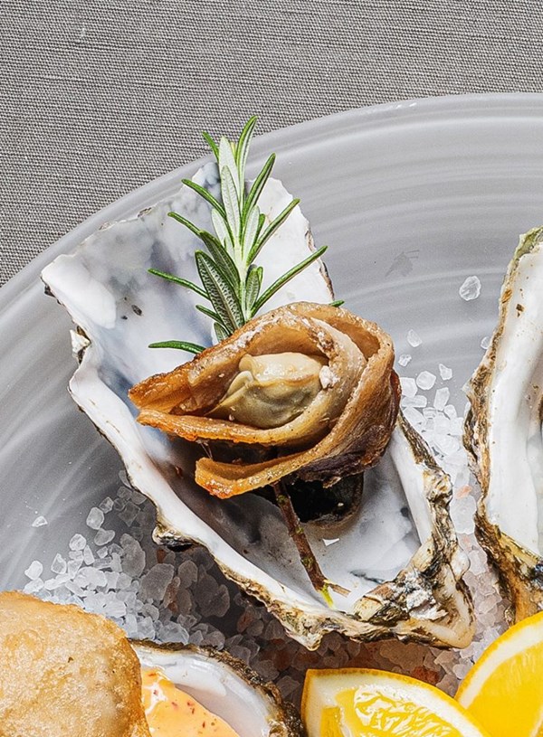 Oysters wrapped in bacon