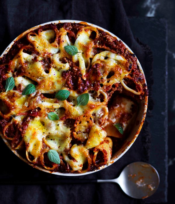 Paccheri with sausage ragù and mozzarella