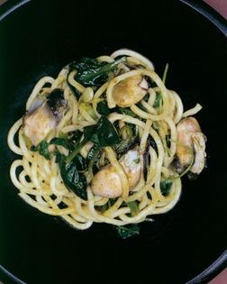 Pacific oysters stir-fried with coriander noodles