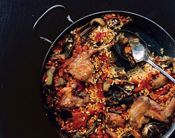 Paella with rabbit and artichokes