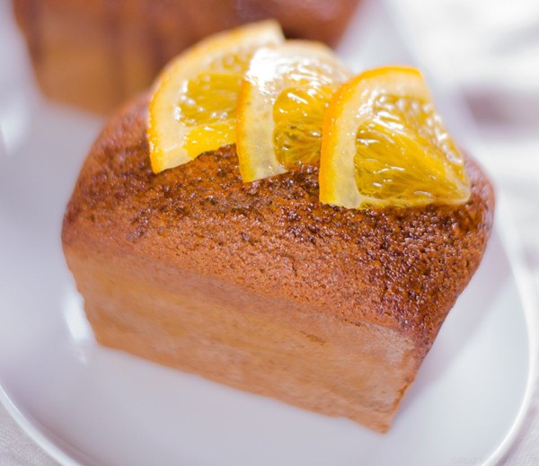 Pain d’épices with confit orange segments