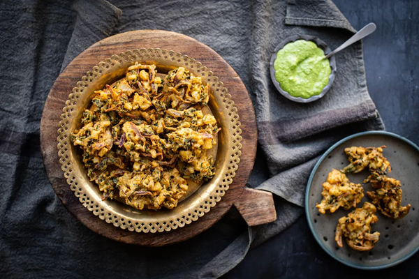 Pakoras with coriander & walnut chutney