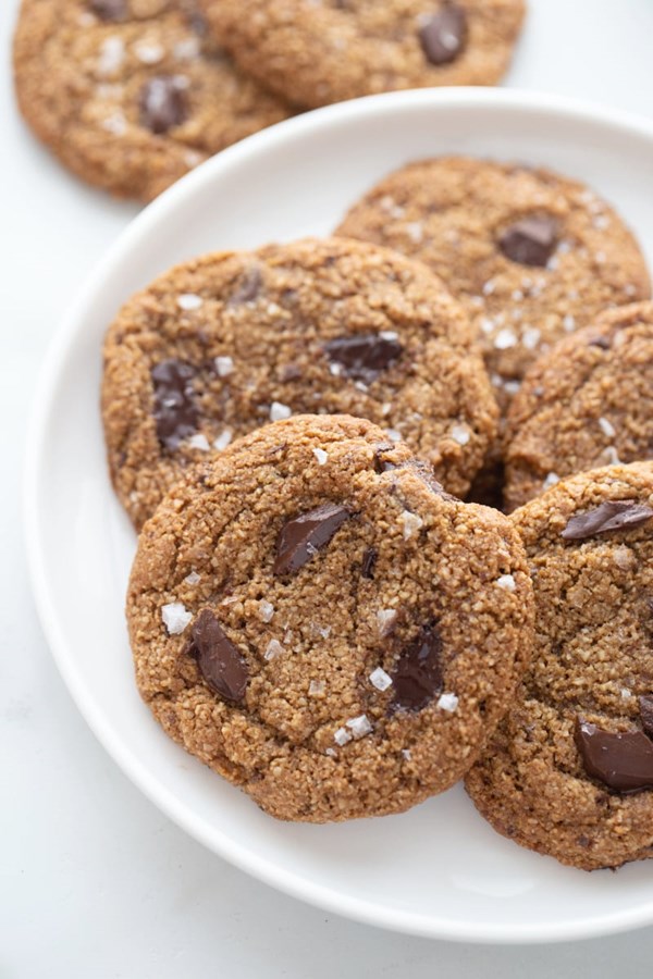 Paleo chocolate chip cookies