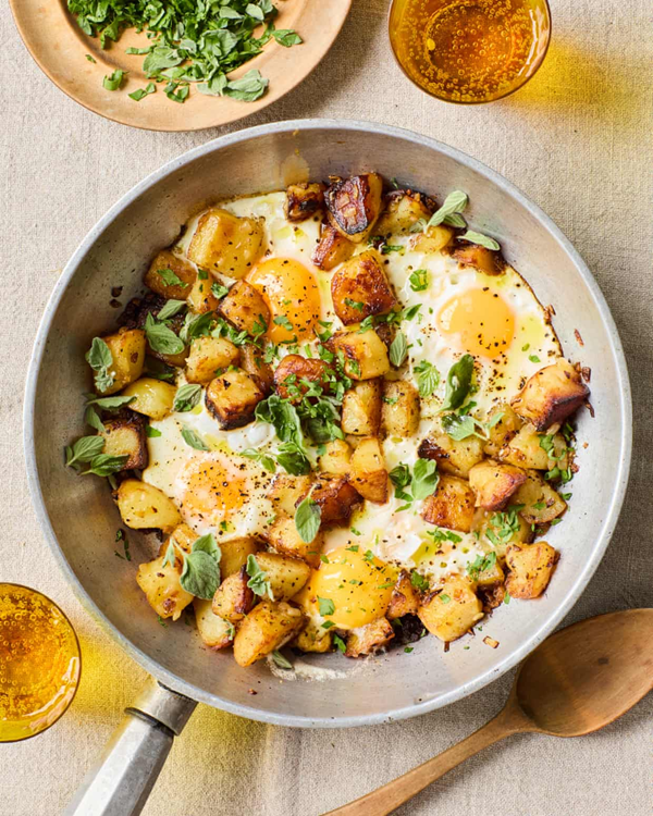 Palestinian egg and chips (Batata w beyd)