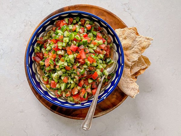 Palestinian or farmers salad (Salata falahiyeh)