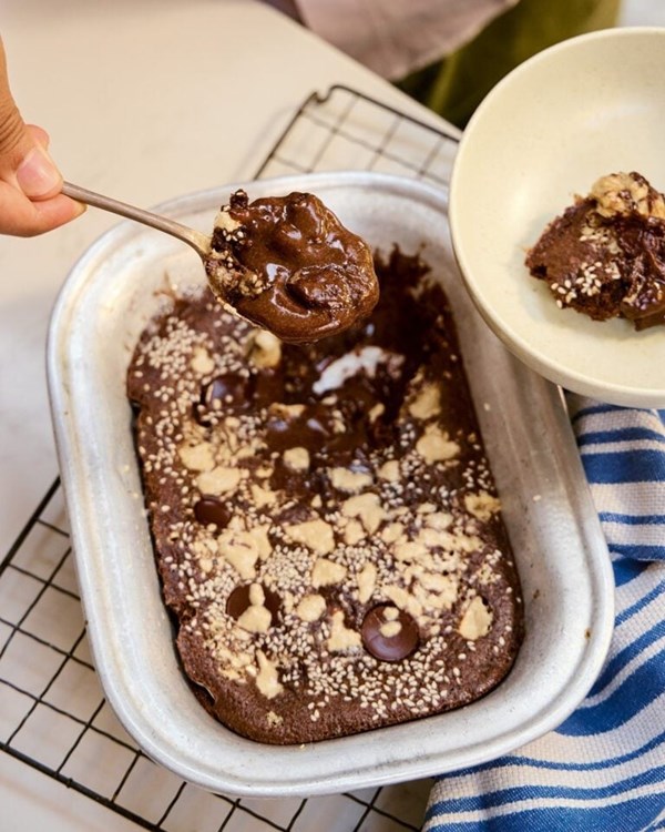 Pan-baked tahini, halva & coffee brownie (Qahwa w halaweh brownie)