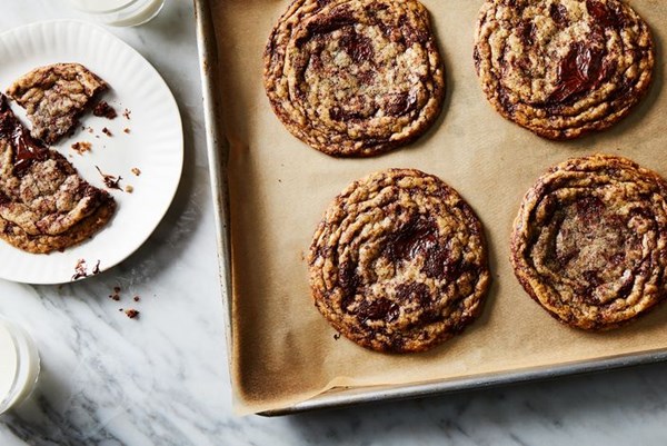 Pan-banging chocolate chip cookies recipe adaptation 