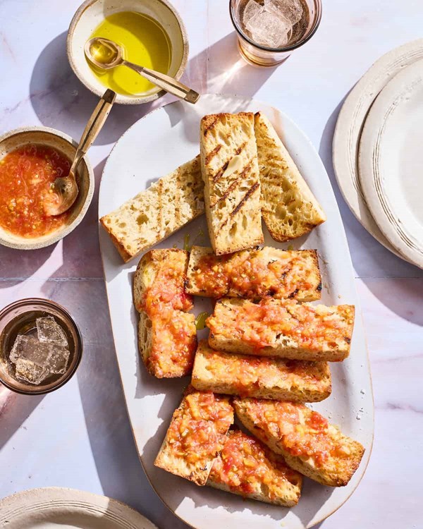 Pan con tomate