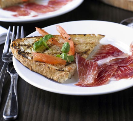 Pan con tomate with jamón Ibérico