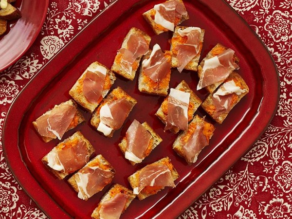 Pan con tomate with serrano ham